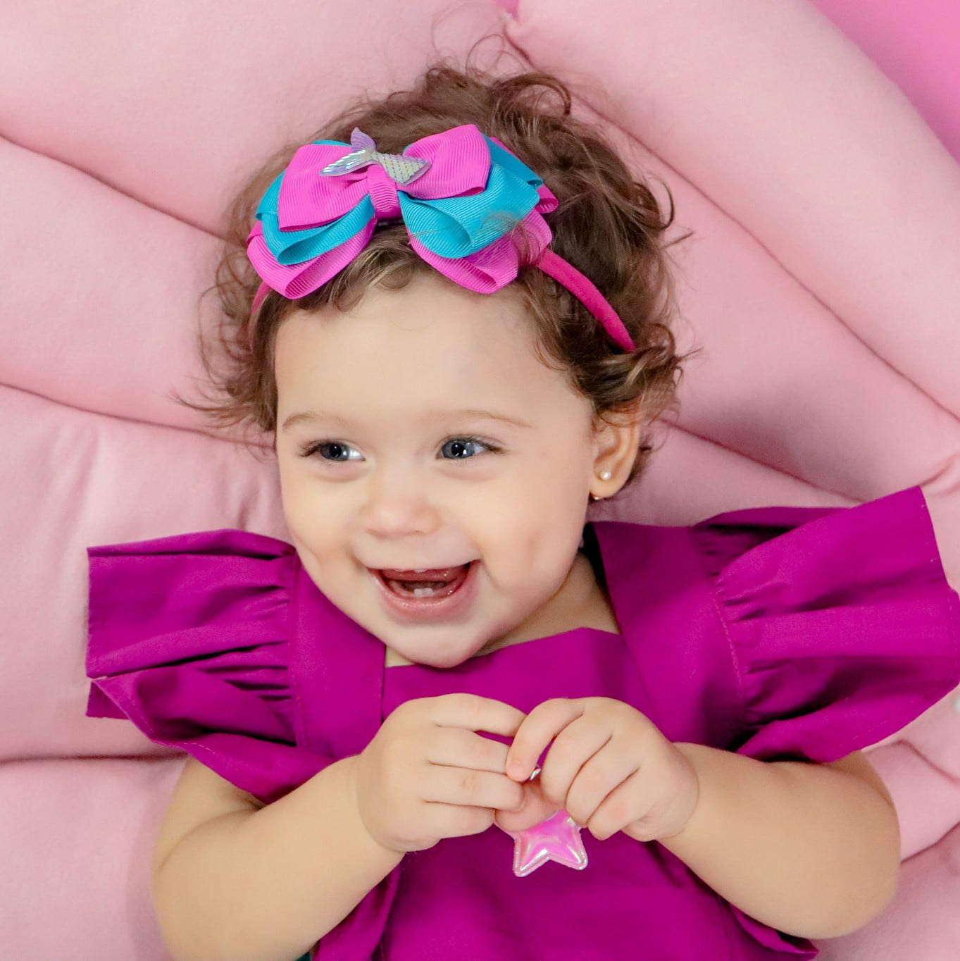 Foto de Menina De Bebê Recémnascido Vestindo Fantasia De Sereia e mais  fotos de stock de Bebê - iStock