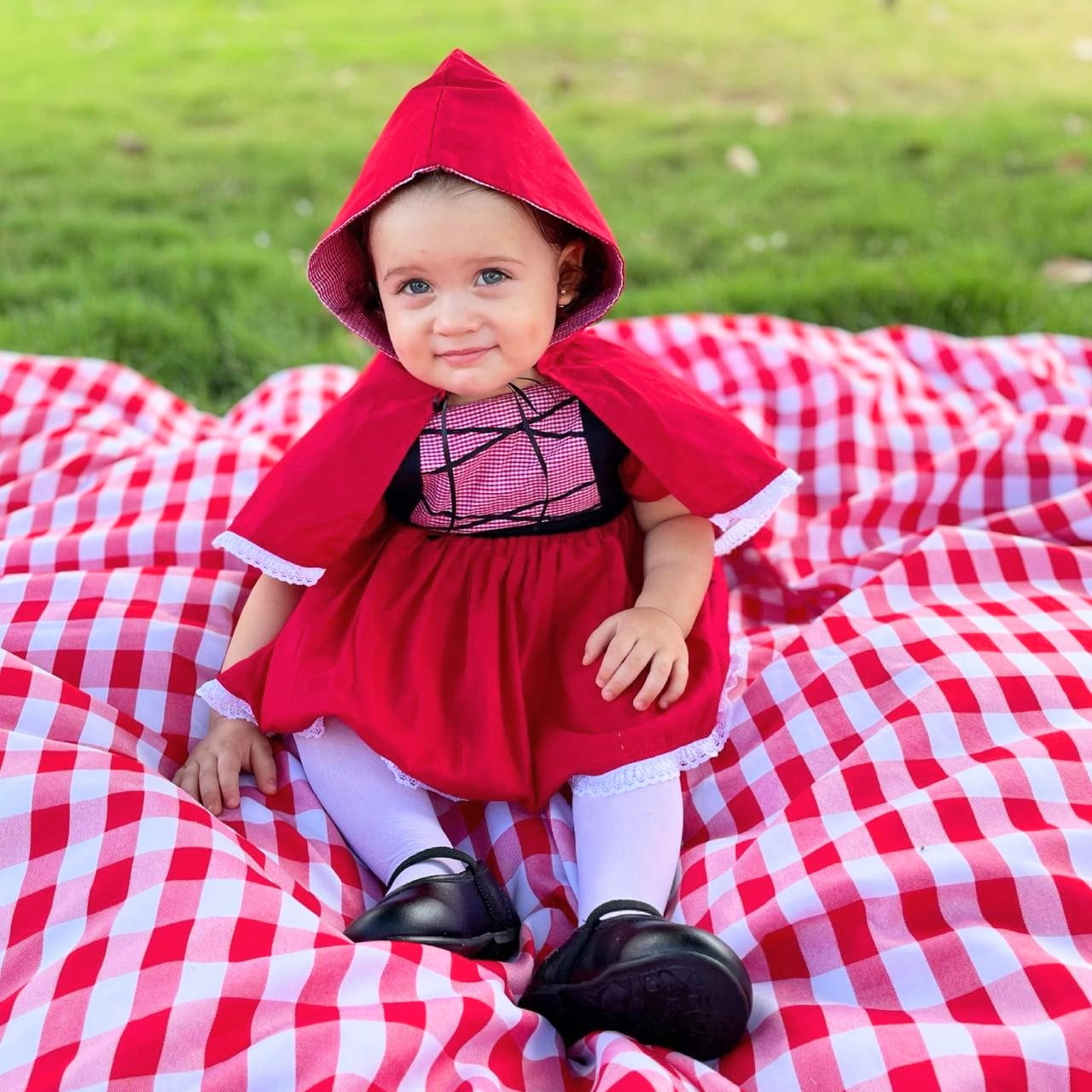 Vestido Chapeuzinho Vermelho com Capa