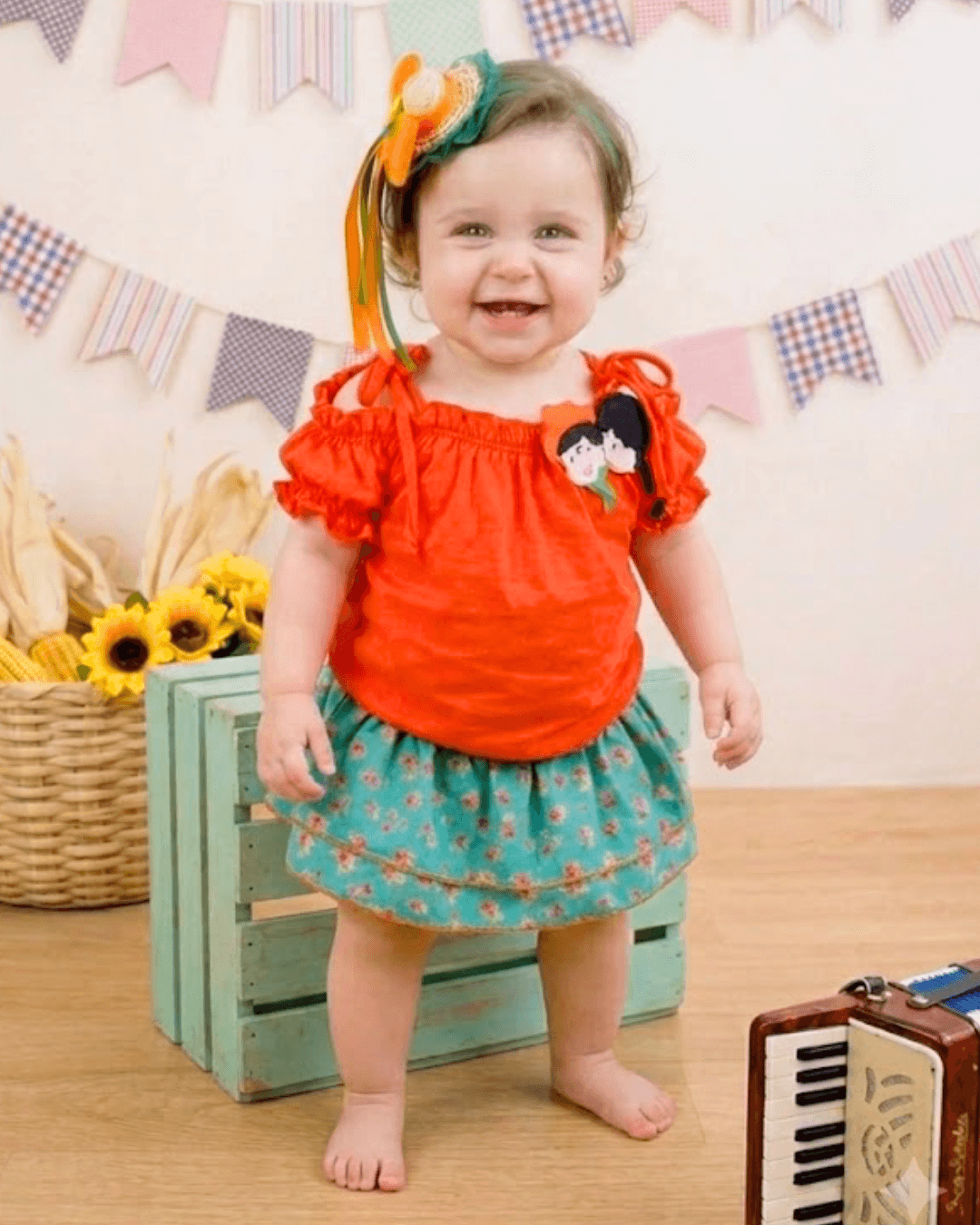 Roupa Junina Bebê Menina Caipira em Algodão com Short Saia e Lacinho