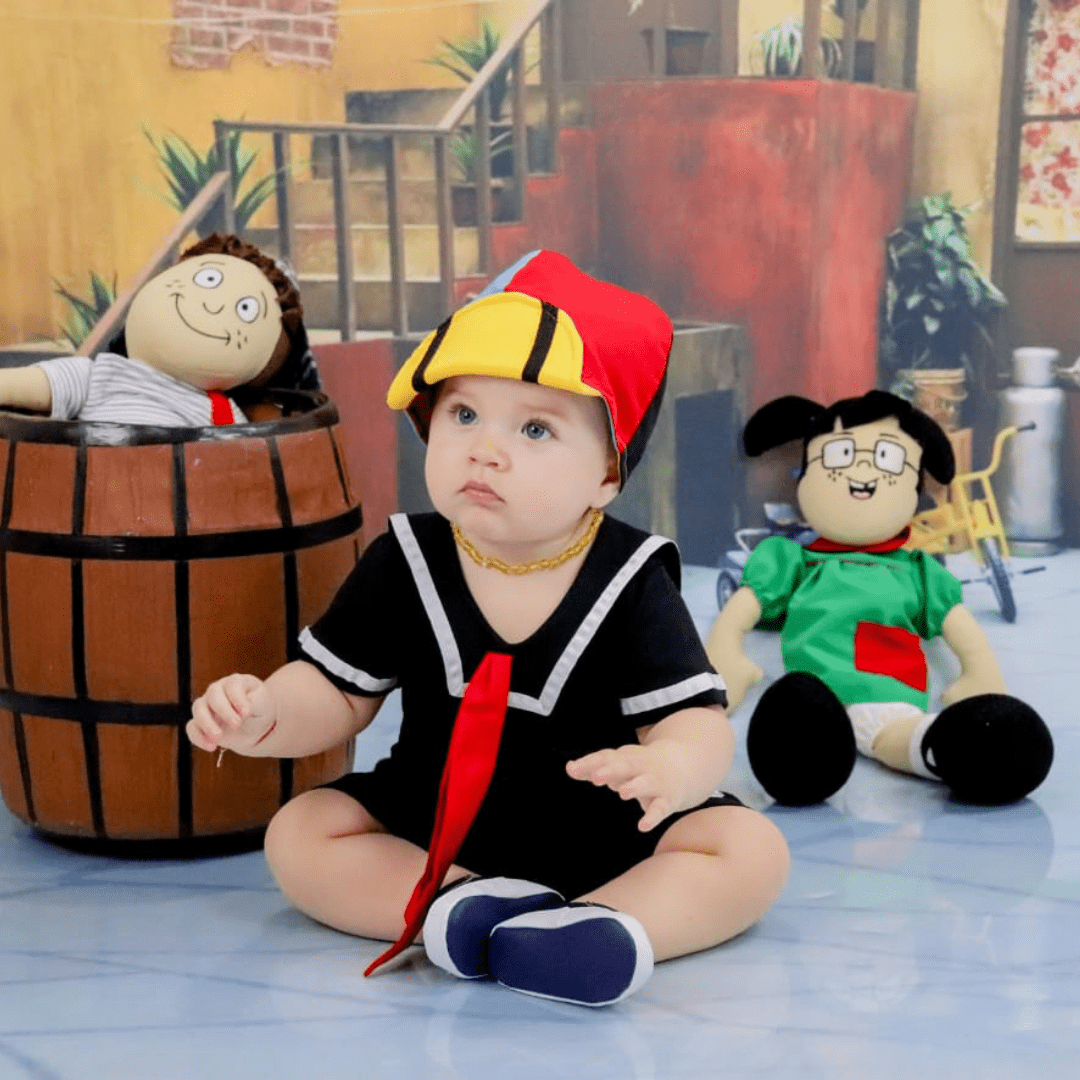 Body Bebê Luxo Turma do Chaves com Gorro Xadrez